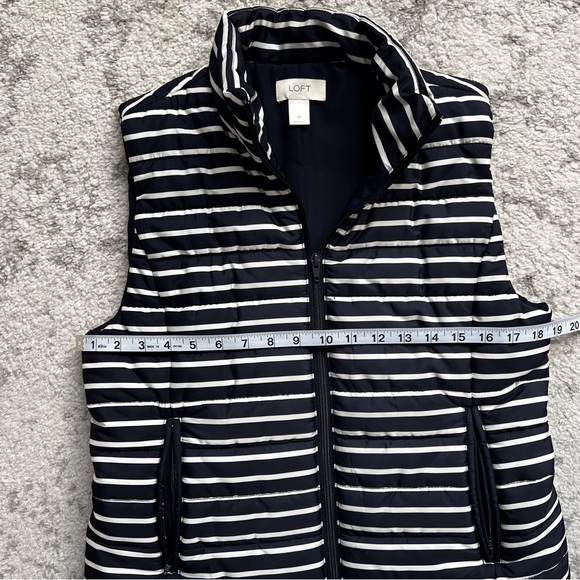 LOFT Puffer Vest Navy Blue White Stripe Nautical Preppy Neutral Coastal Small - Picture 2 of 7